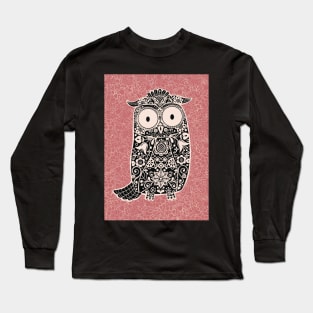 Black and White Folk Art Owl on rose pink floral background Long Sleeve T-Shirt